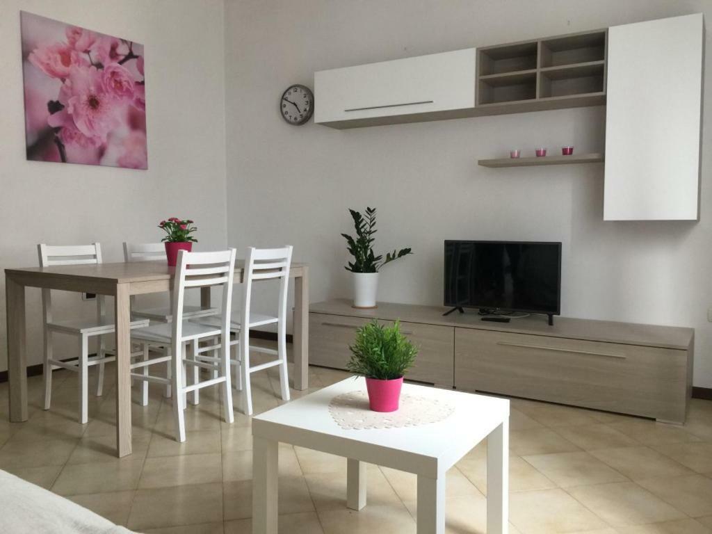 La Casa Di Clara Ombrellone Con 2 Lettini Al Lido San Giuliano Gratis E Parcheggio Privato Gratis Διαμέρισμα Ρίμινι Εξωτερικό φωτογραφία